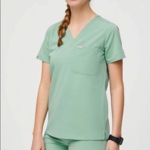 Figs Jade Catarina one pocket womens scrub top SMALL NEW WITH TAGS